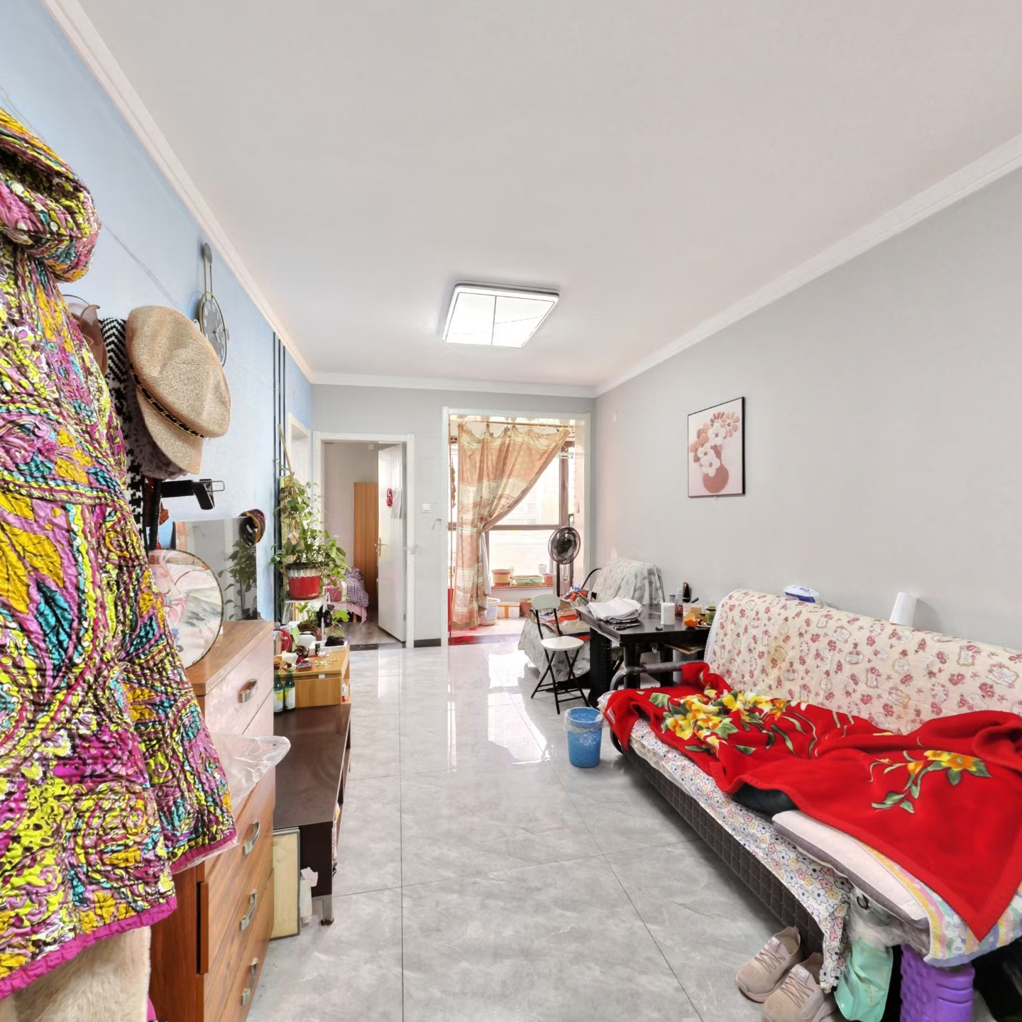 小两居，户型方正，无浪费面积，还是明厨明卫