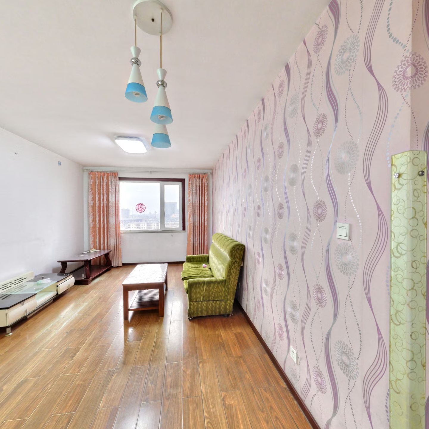 公摊小，楼层好，配套齐全，交通便利。房子带电梯