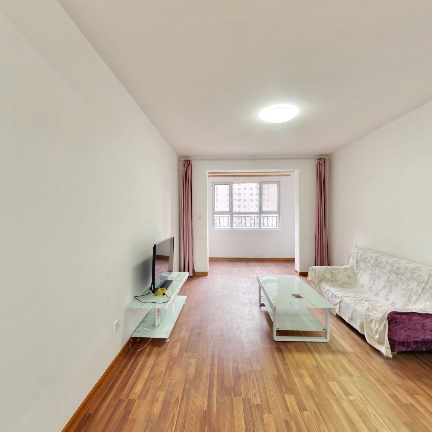 出售牛津南北通透三居中高楼层无遮挡简装可拎包入住