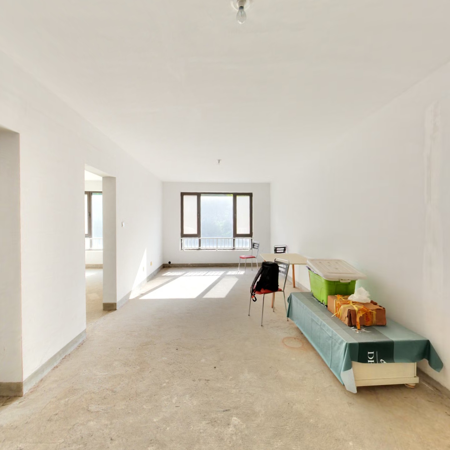 新干线经典两居急售，毛坯房随意装修