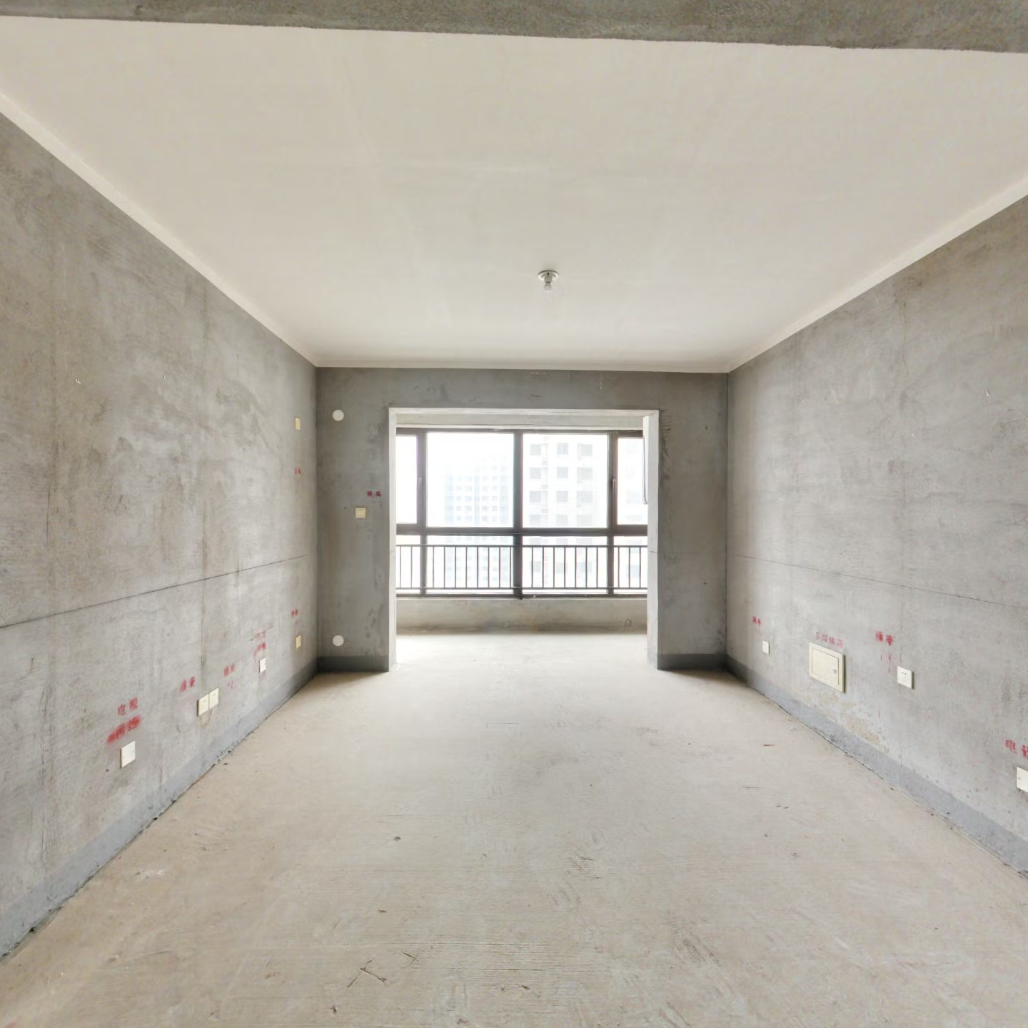 华阳东路 保利物业 南北通透 集中供暖 天伦湾三居出售