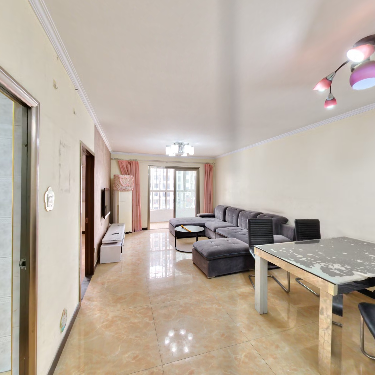 朝南的两居，中档装修，采光好，视野无遮挡