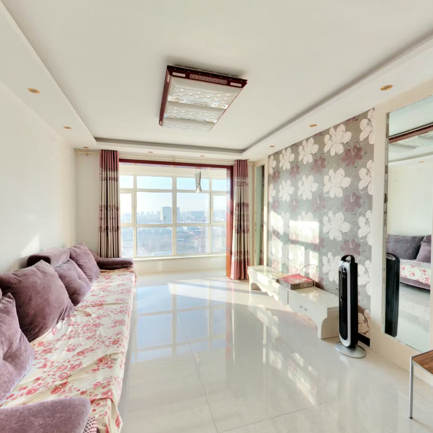 凯旋门朝南两居，房产证满五，带装修