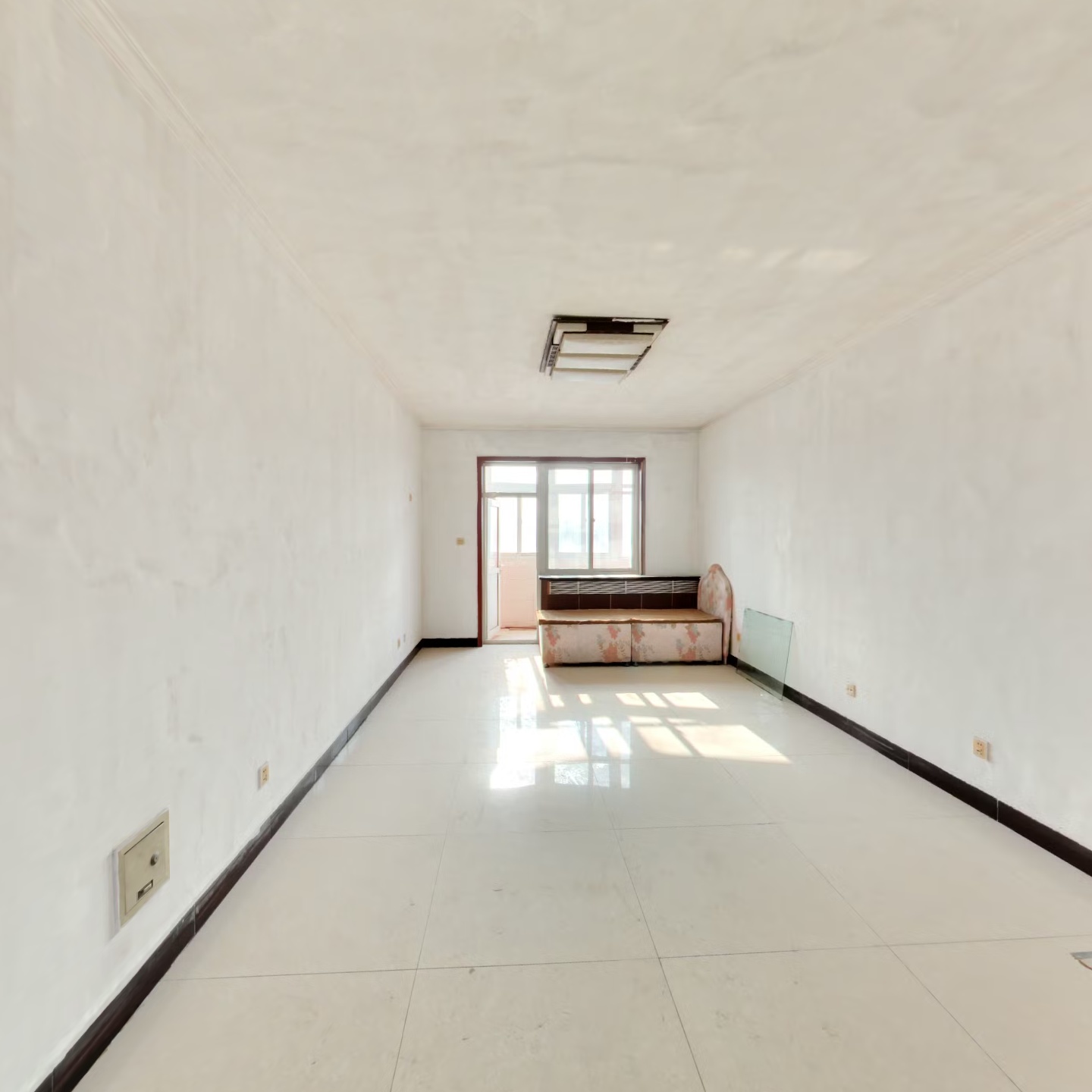 房主急售！德信公园旁南北通透大两居 集中供暖