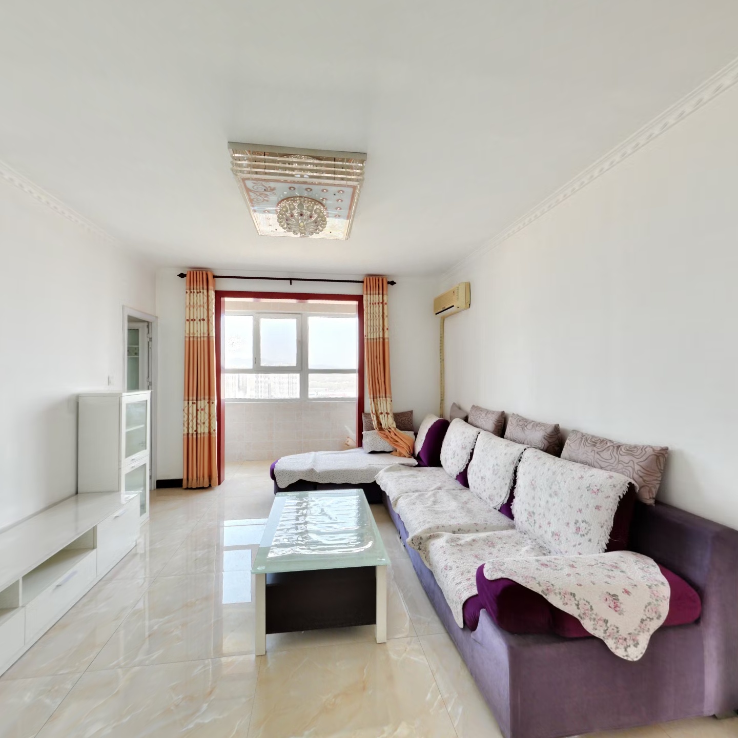 大社区，集体供暖，小区绿化优美，交通便利