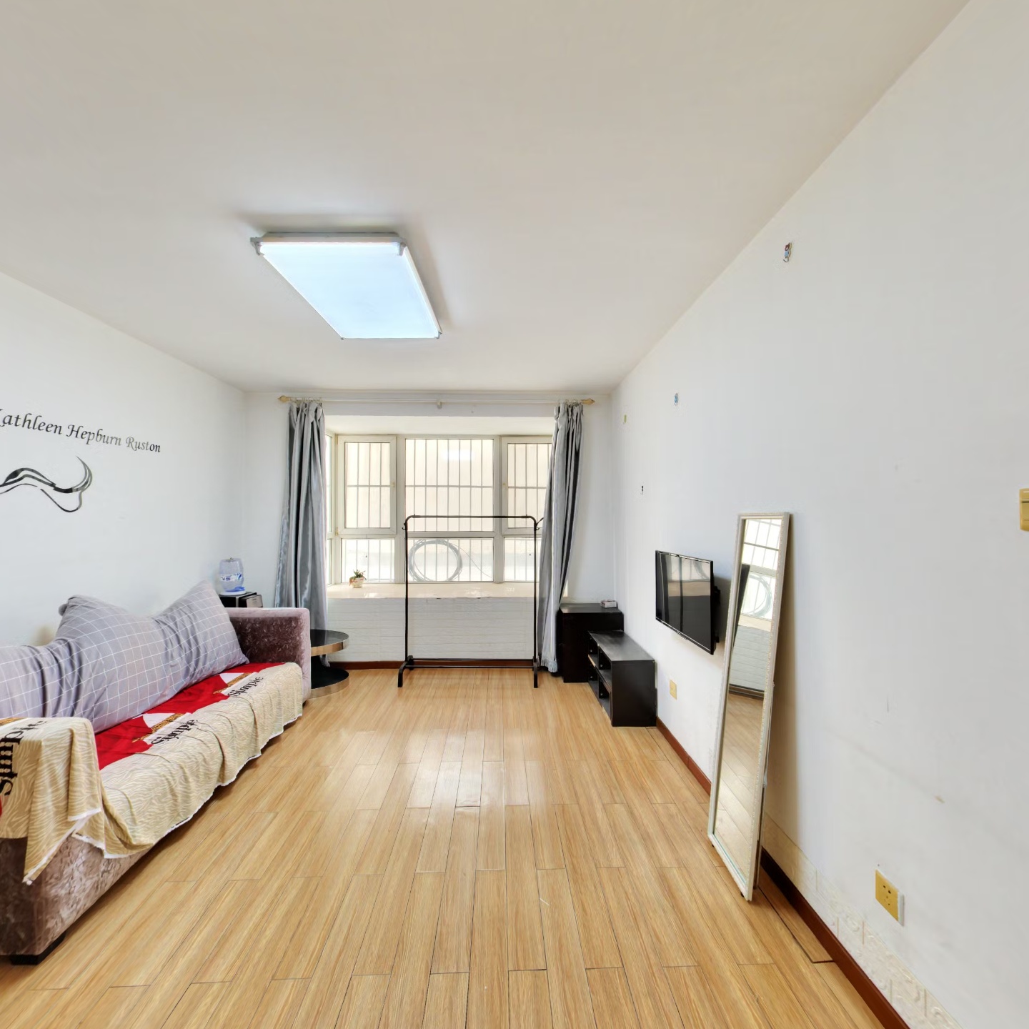 范阳路 正规一室一厅 拎包入住