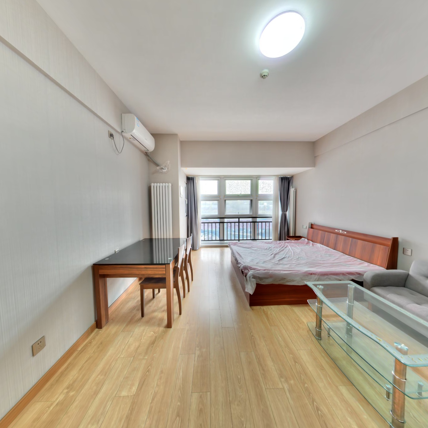 新社区，配套设施完善，交通便利。