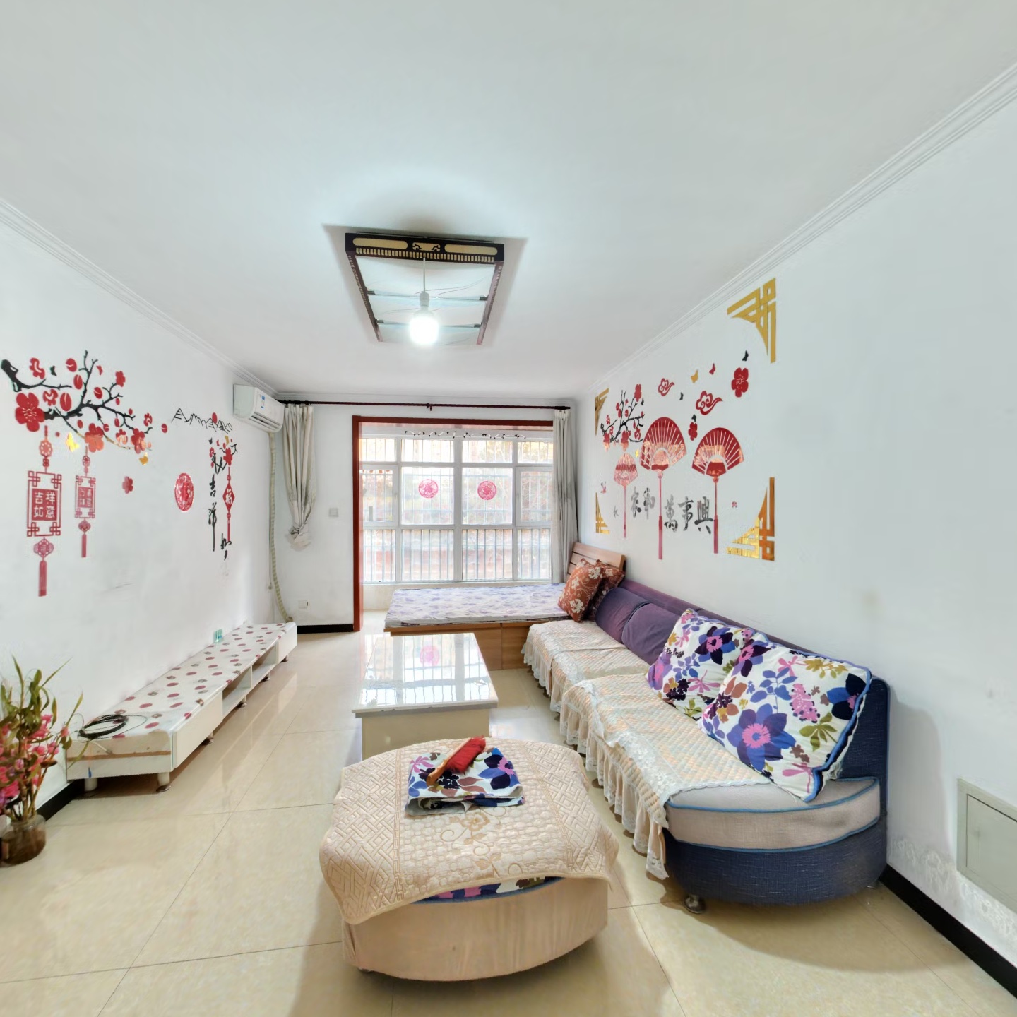 此房南北通透大两居，简单装修，拎包入住