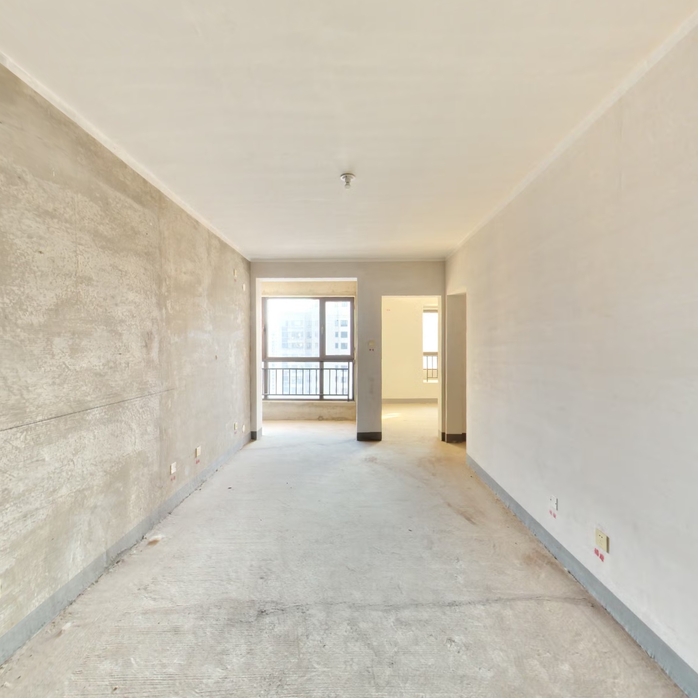 真真的想卖，高楼层。无遮挡。大门口。出入方便。