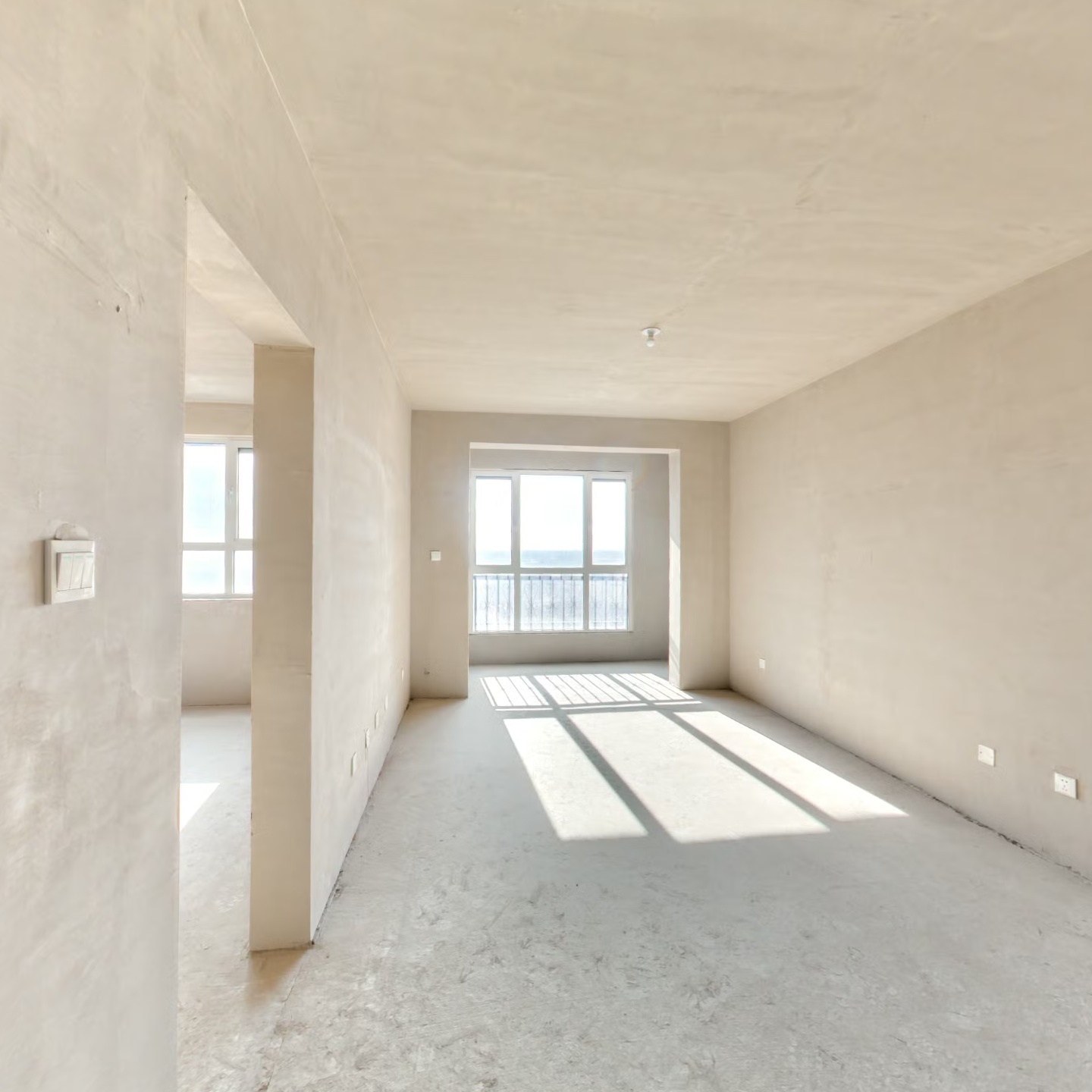 中层 满二 毛坯 价格可议 朝南大两居 小区南侧