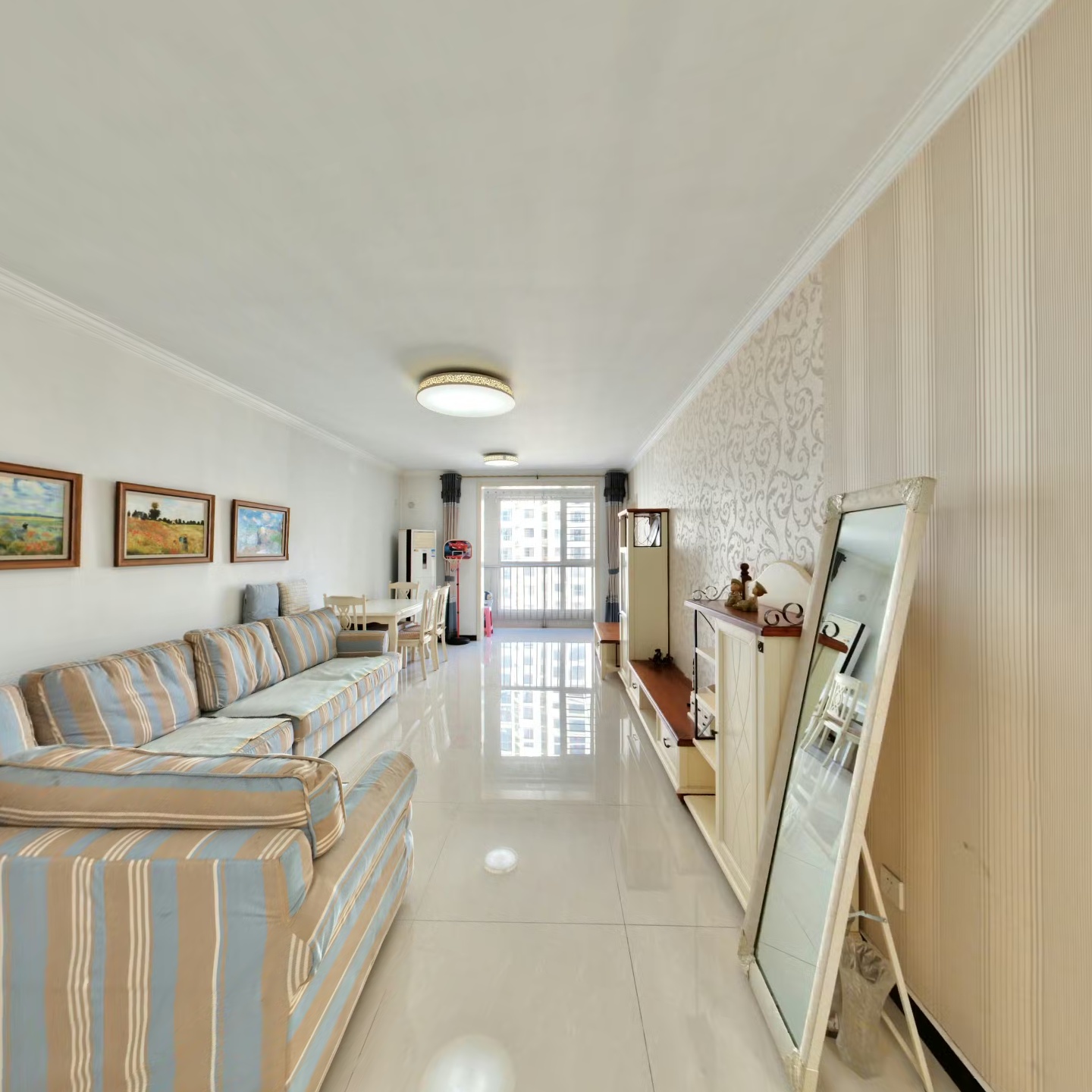 南北通透两居，自住标准精装修中间楼层，采光好