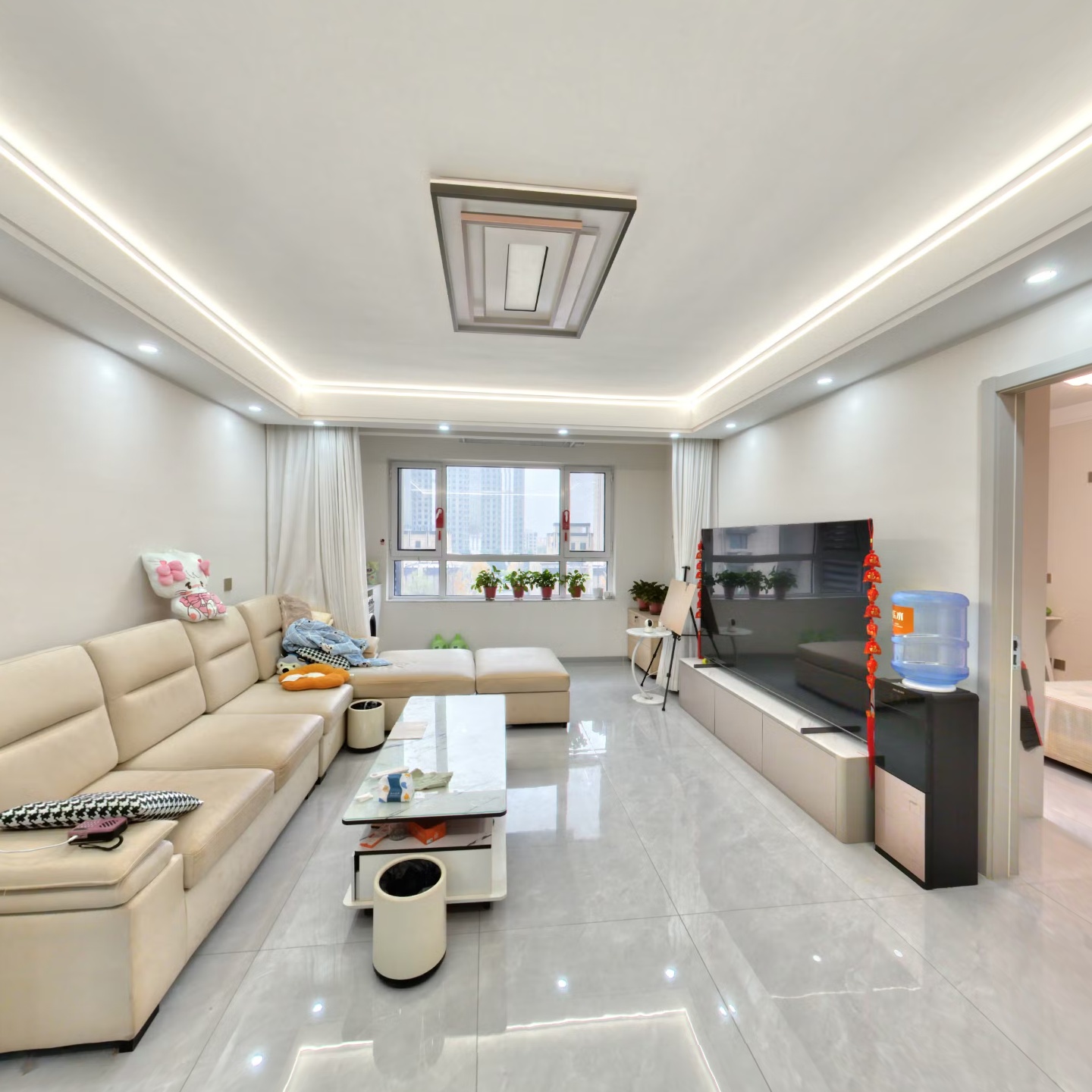 印象城大社区，南北通透三居室，有房本大产权