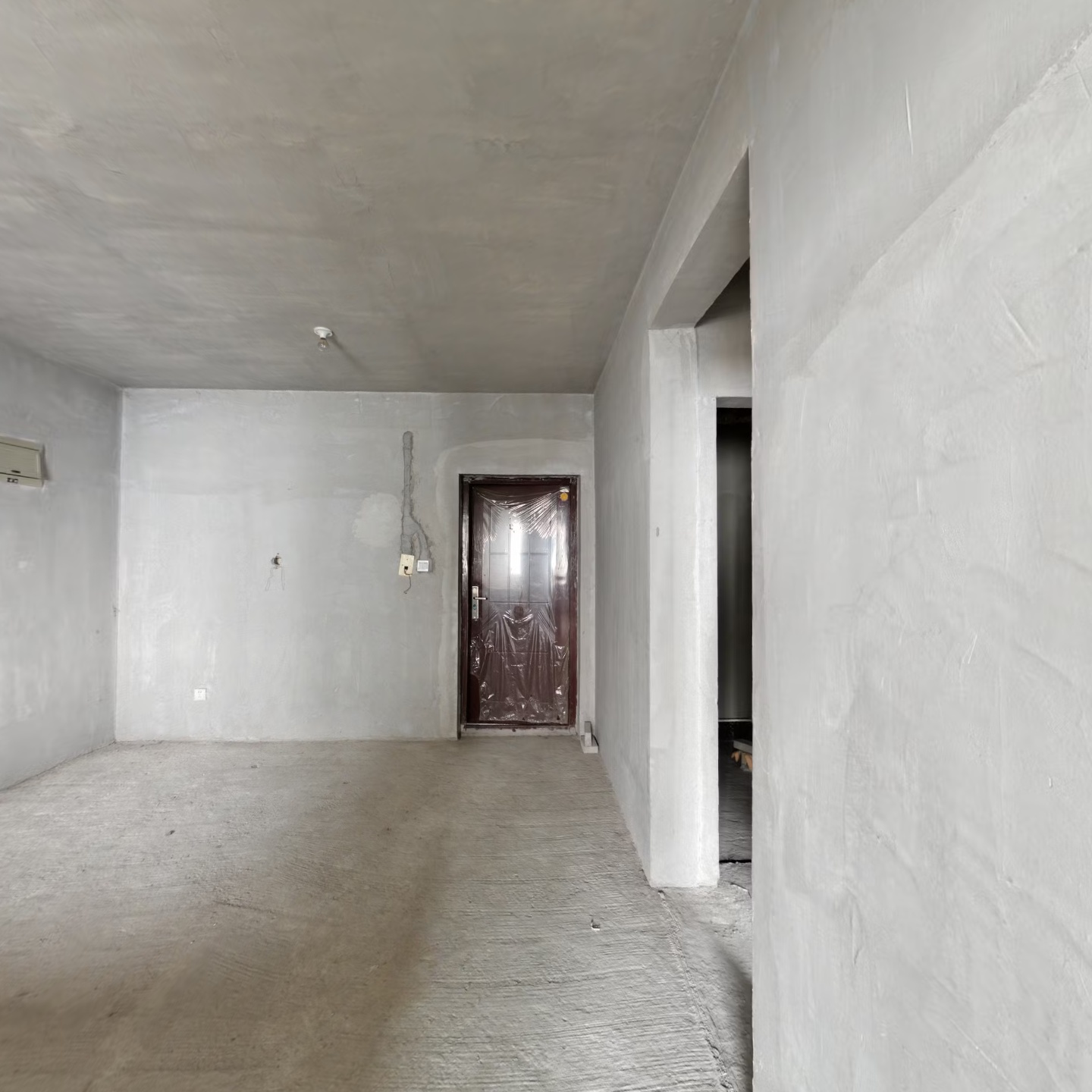 翔天万和城楼层采光好，无遮挡，毛坯房,满二。