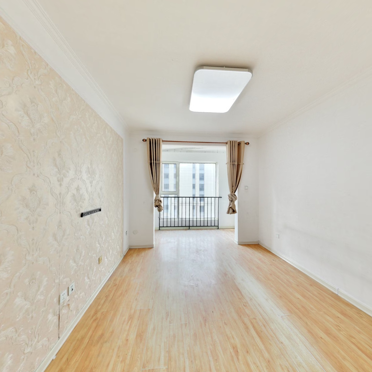 狮子城经典南向两居室 楼层高采光好