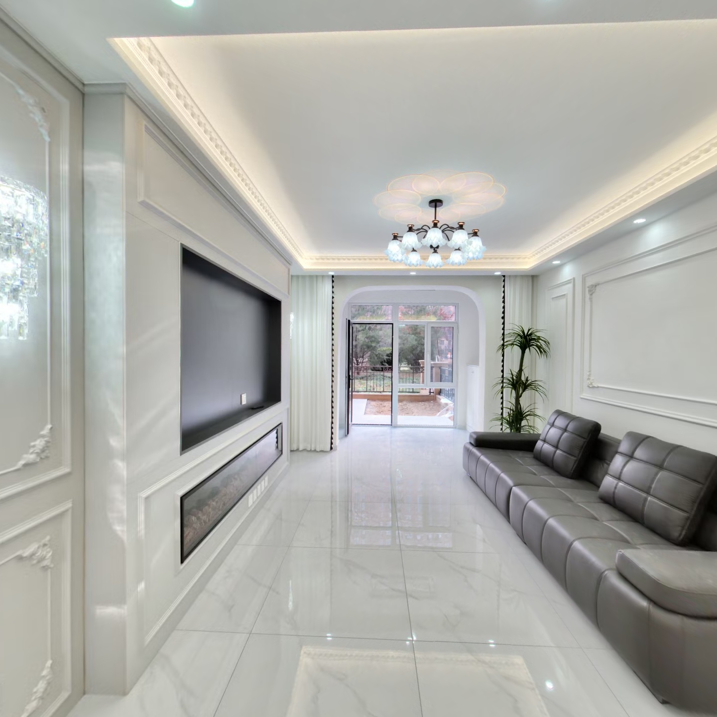 居中位置 带院子 南北通透大三居 东户 满二 院子大