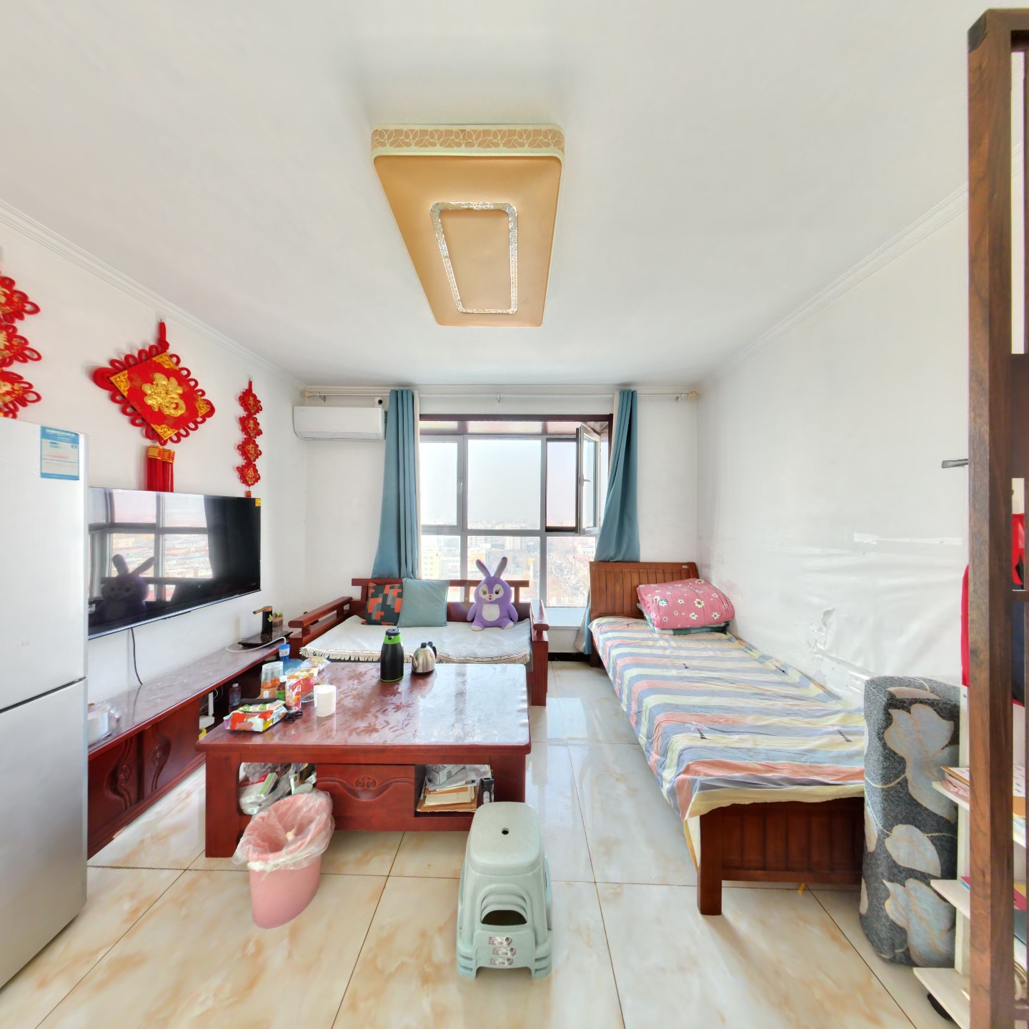 此房满二，自住装修，采光好视野好。看房方便