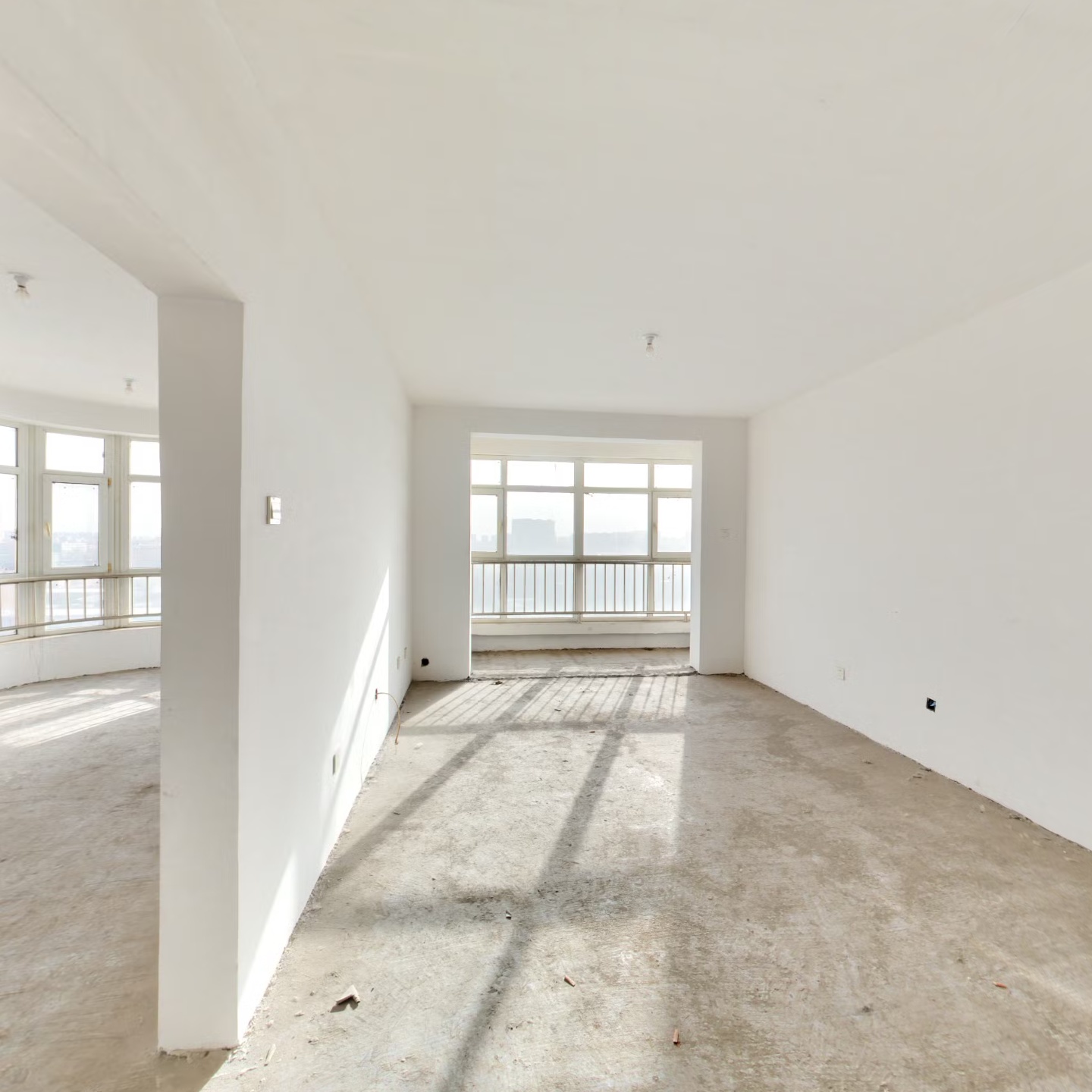 凯旋门 两居 好楼层 毛坯随心装 有钥匙