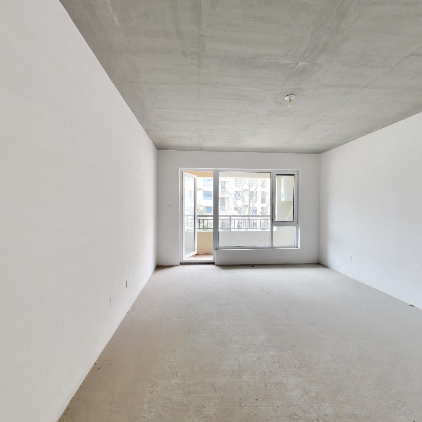 大社区，电梯洋房，一梯两户，惬意的生活。