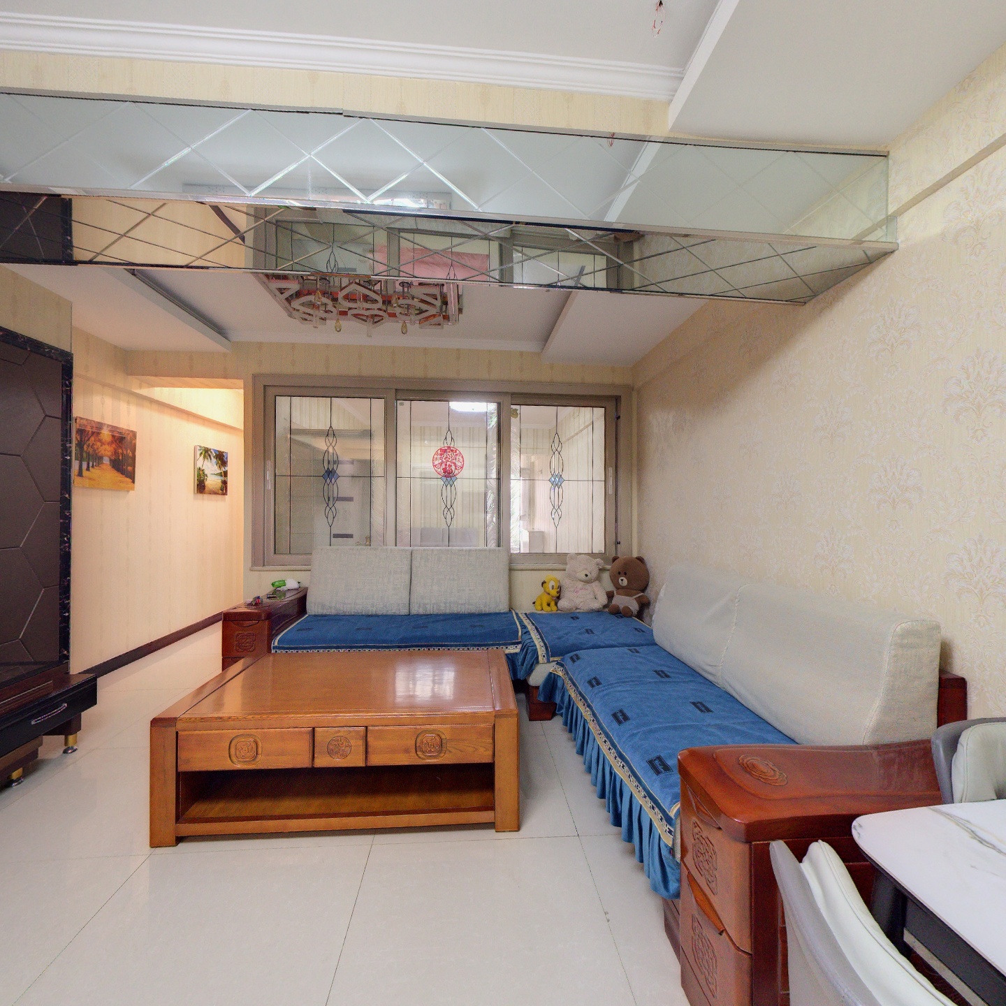 弘德缘小区，小区环境好，交通购物方便