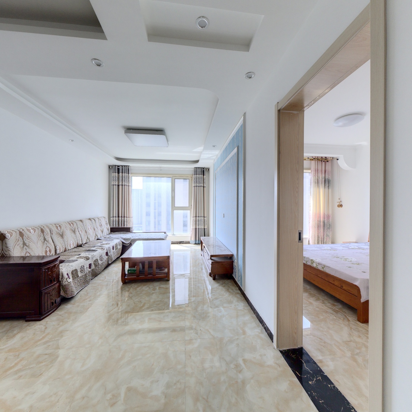 高铁旁，狮子城两居室，中高楼层，房本在手