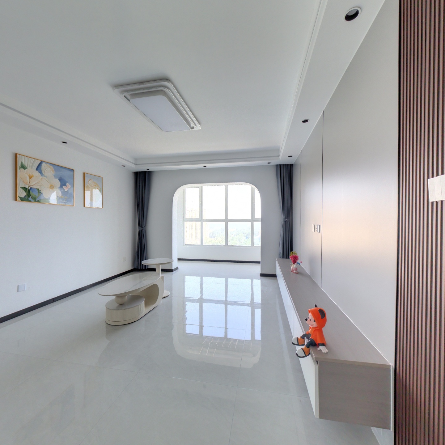 德信公园旁精装未住三居，中高楼层，