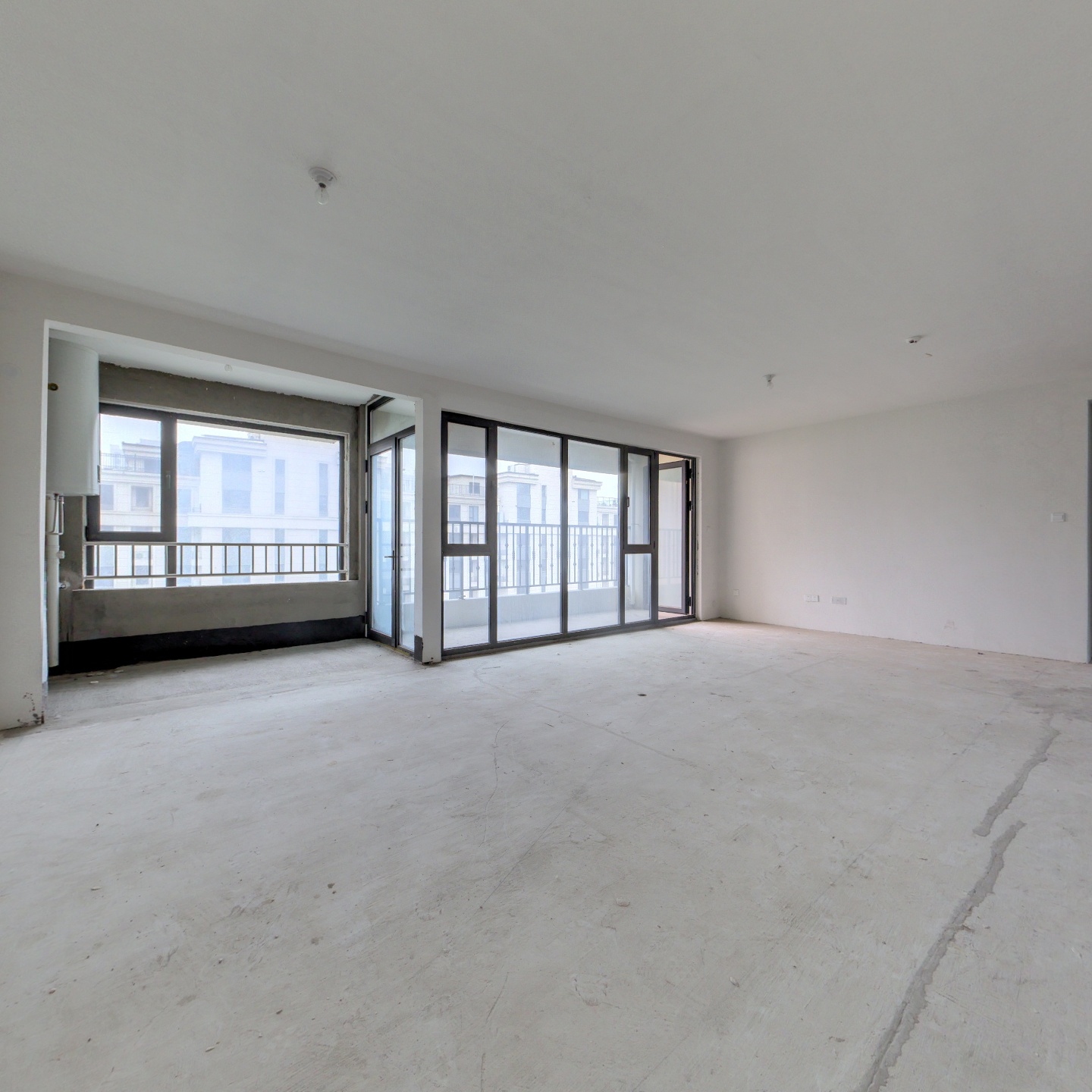 圣水旁洋房7楼，6.5米客厅，179平，四室，带车储