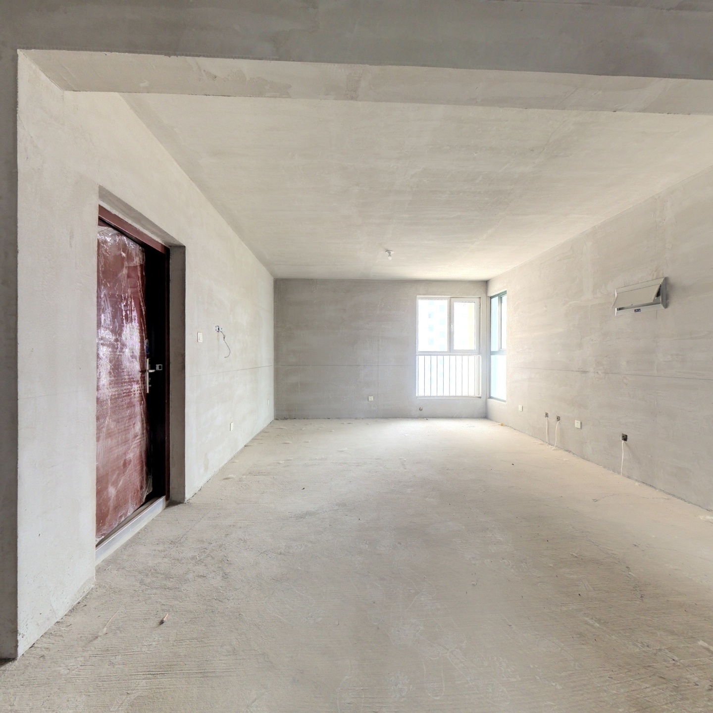 联合小区7号院南北通透大三居，随时看房。