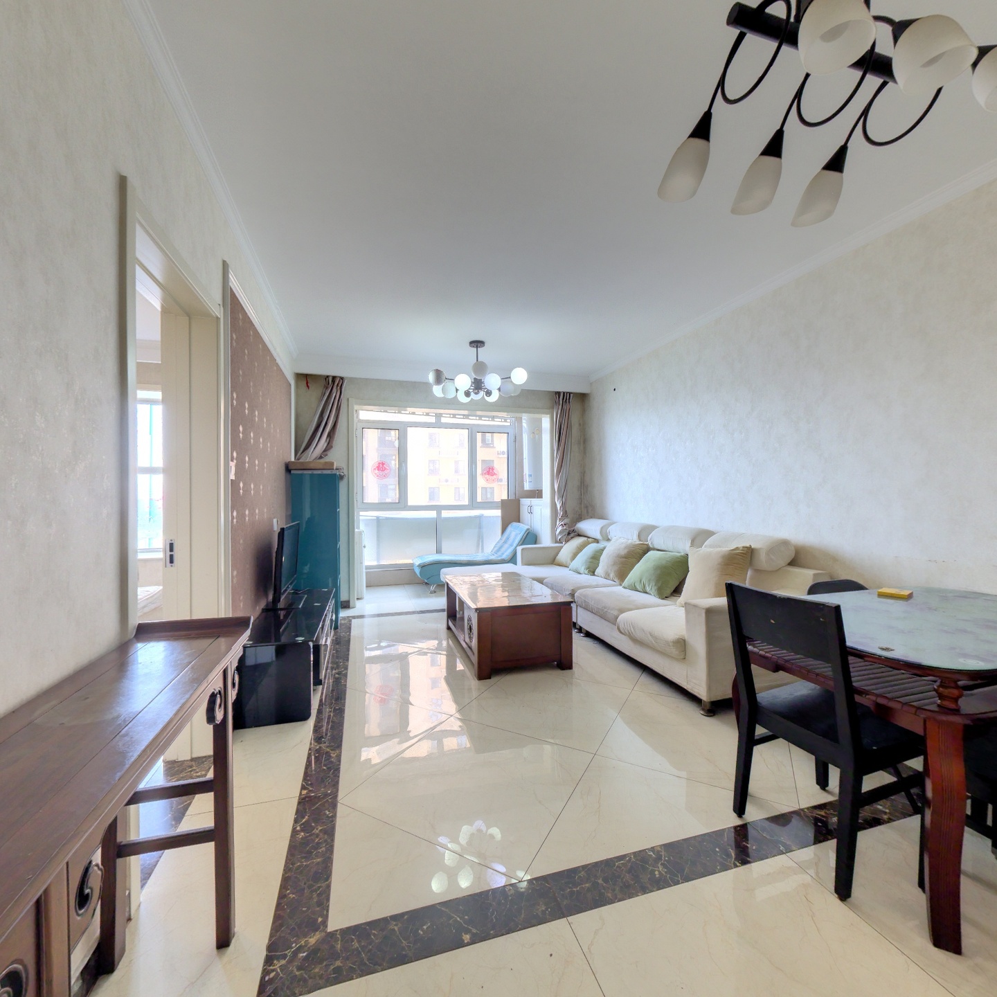 香邑溪谷上园，精装两居，中高楼层。