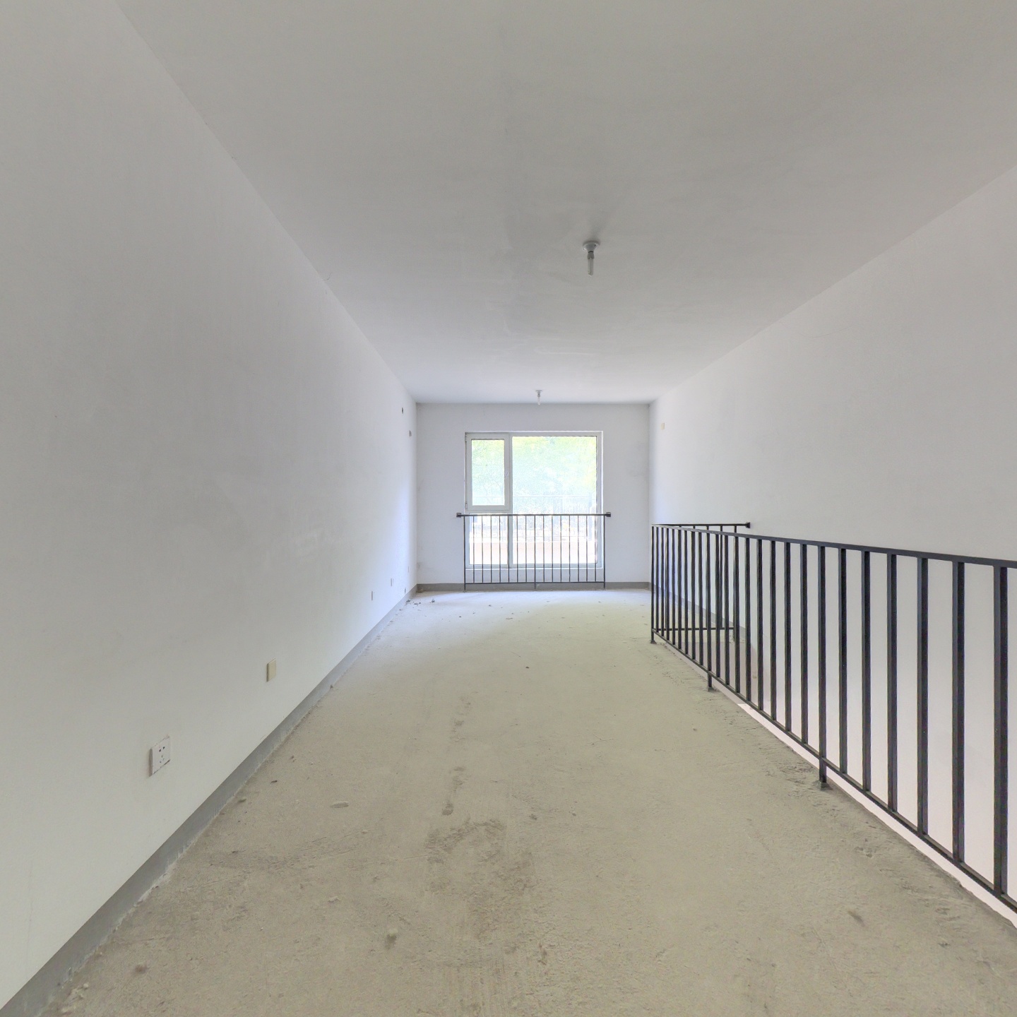 三居室下跃 南北通透 一层带花园 满二 视野好