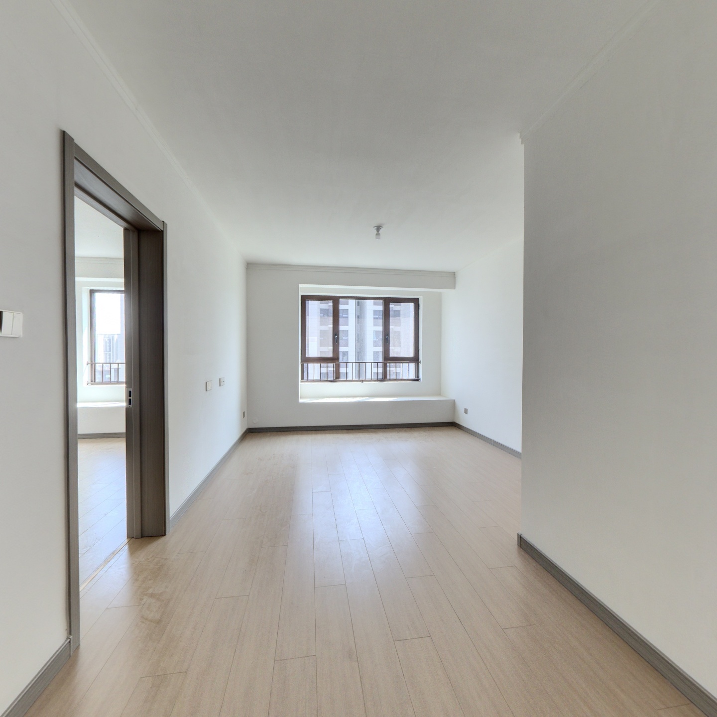 中国铁建樾府国际 2室2厅 南 北