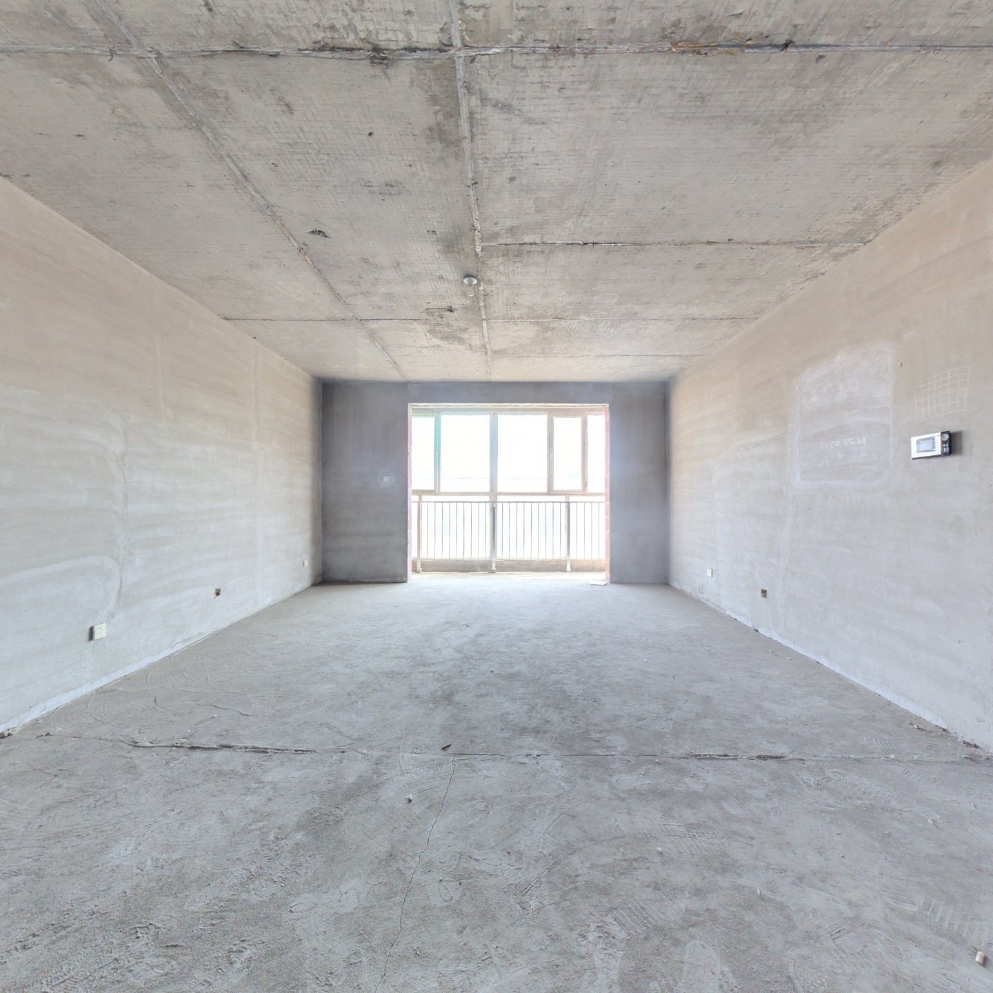 德信公园旁南北通透大三居，带电梯，采光好，看房方便