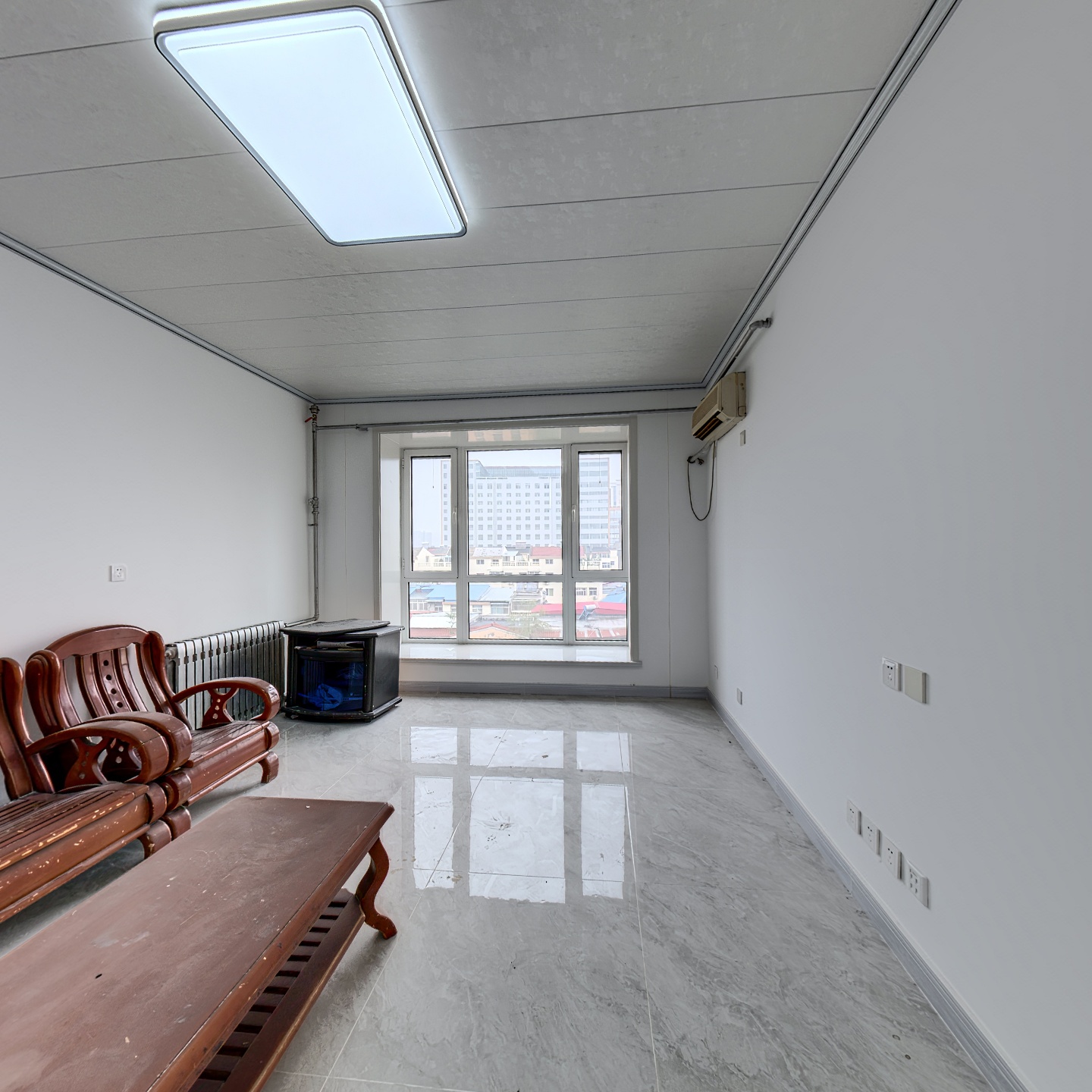 二康南侧 两居室 南北通透 双卧朝南 838车站 首付10万