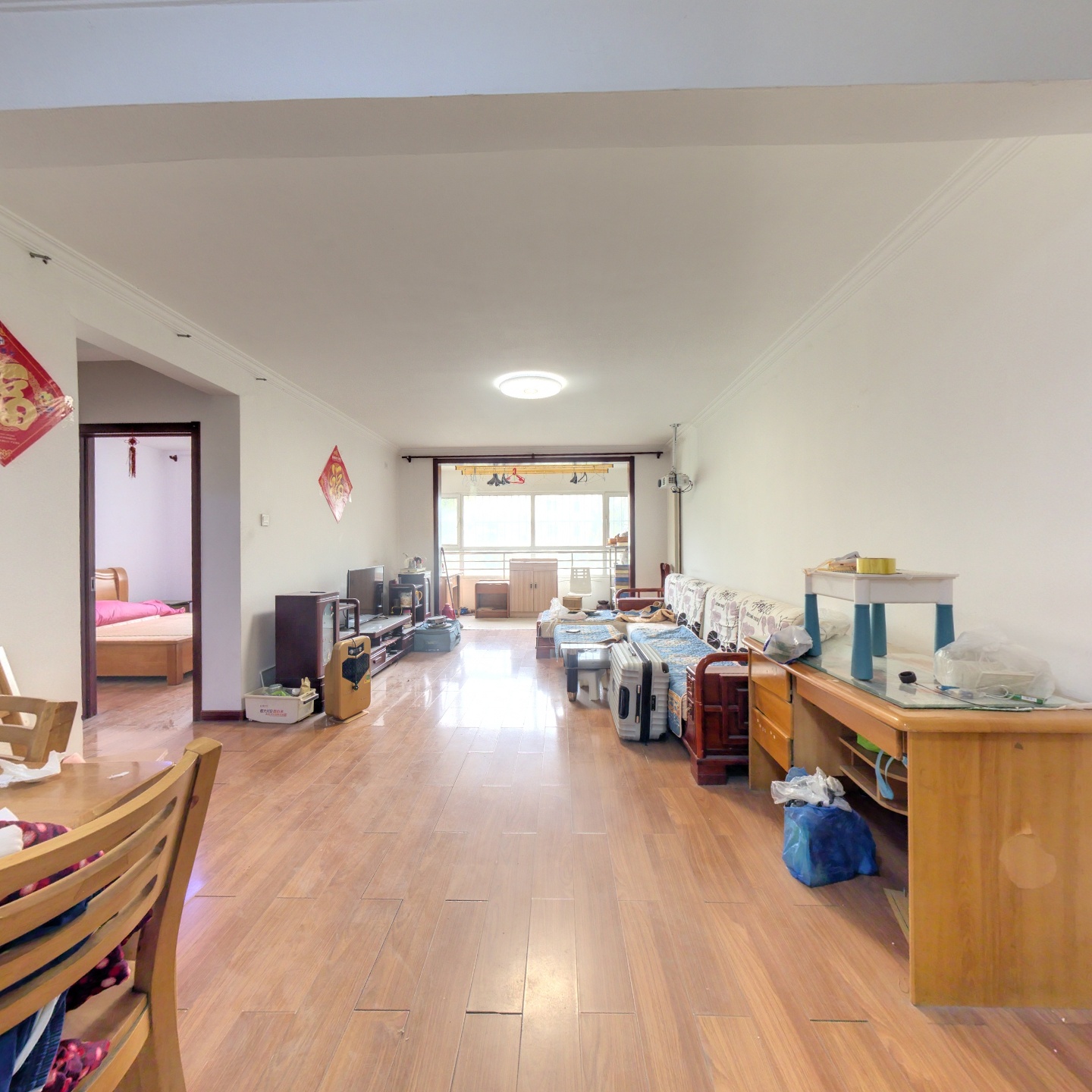 集中供暖  物探家属院  通透三居室  停车免费