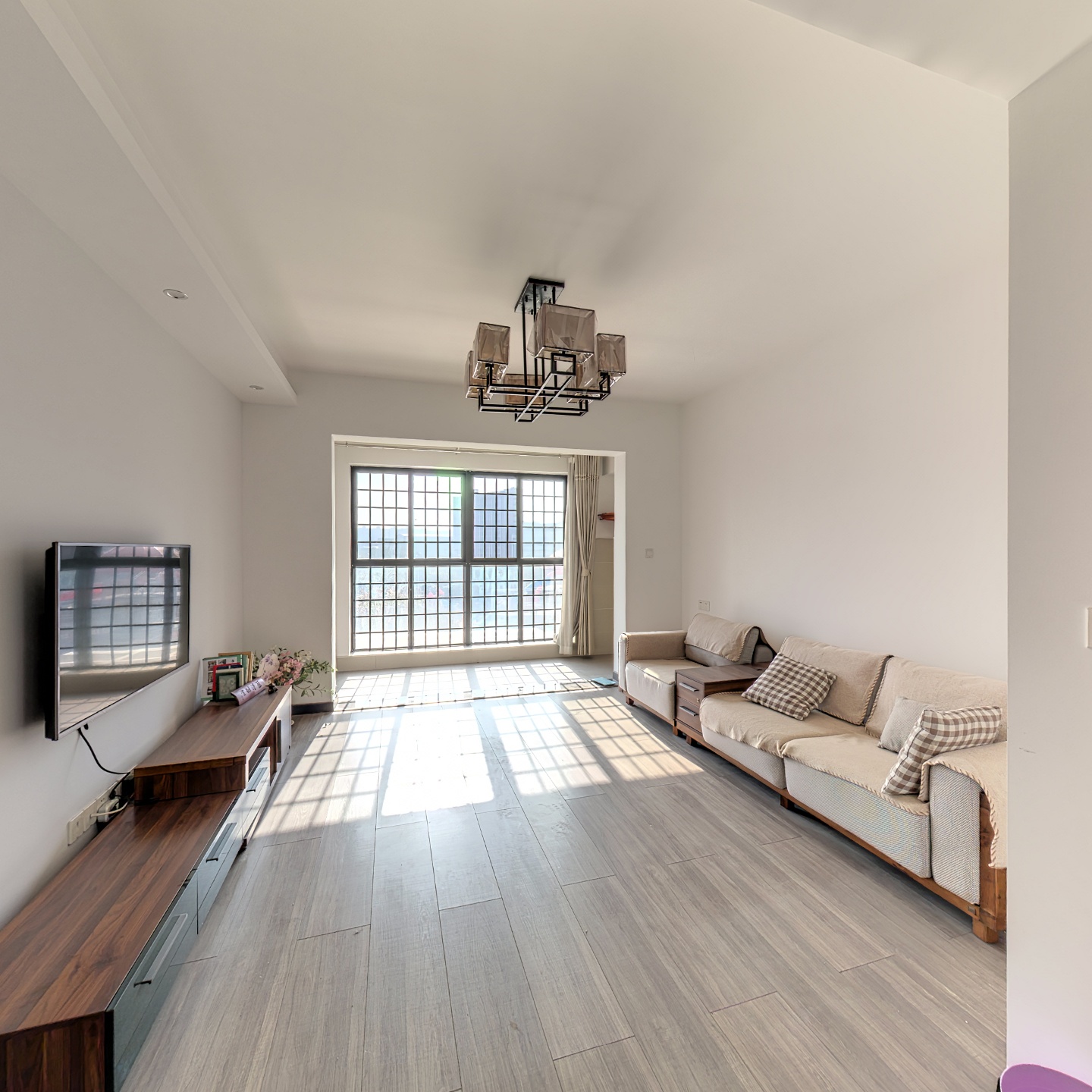 九华洋房丨南北通透带两个双阳台丨业主自装质量好