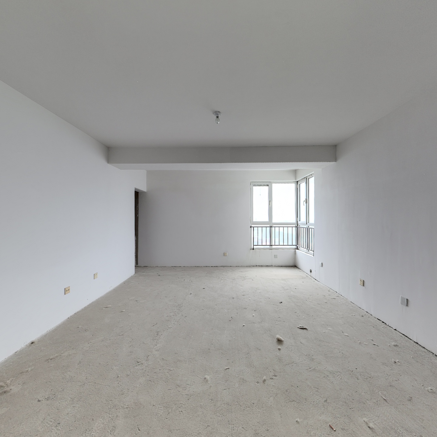 范阳路正规两居，房本满五税费低，交通便利