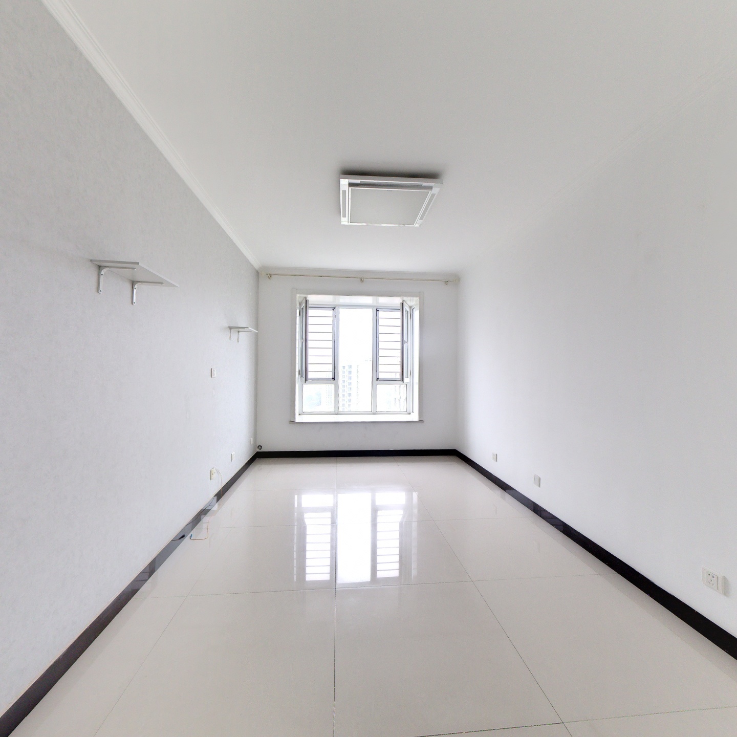 理想城 精装西南两居 高楼层采光好 拎包住