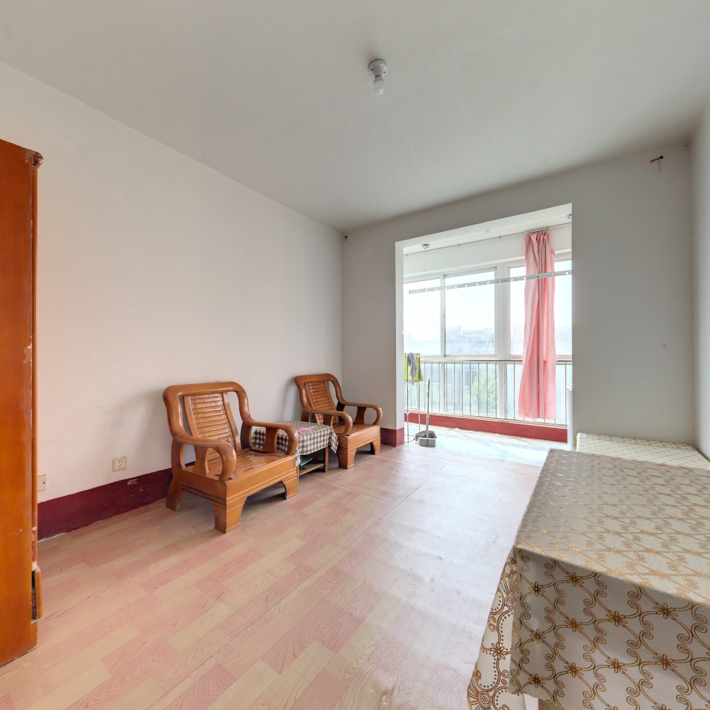 文化佳苑电梯5楼，带车位，储藏室