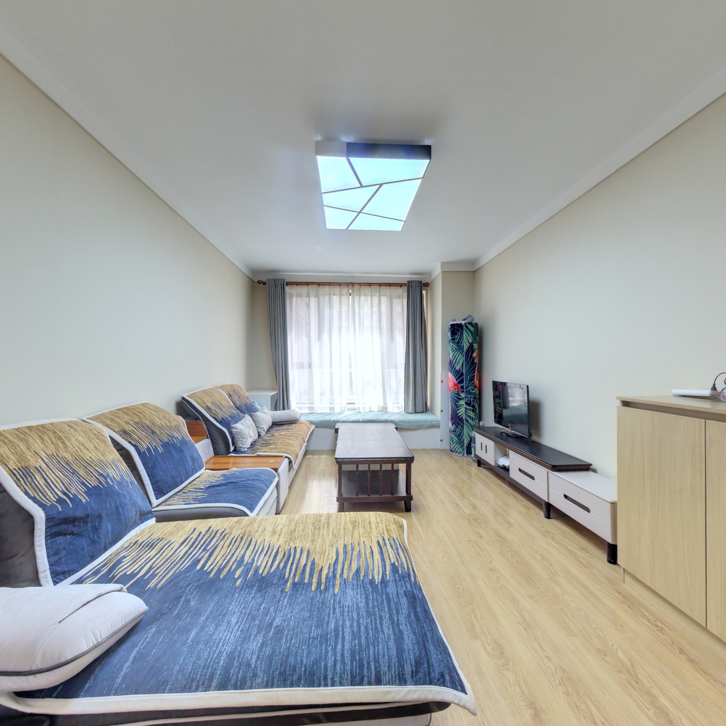 精装修 F户型 南北通透 西户 满二 看房方便