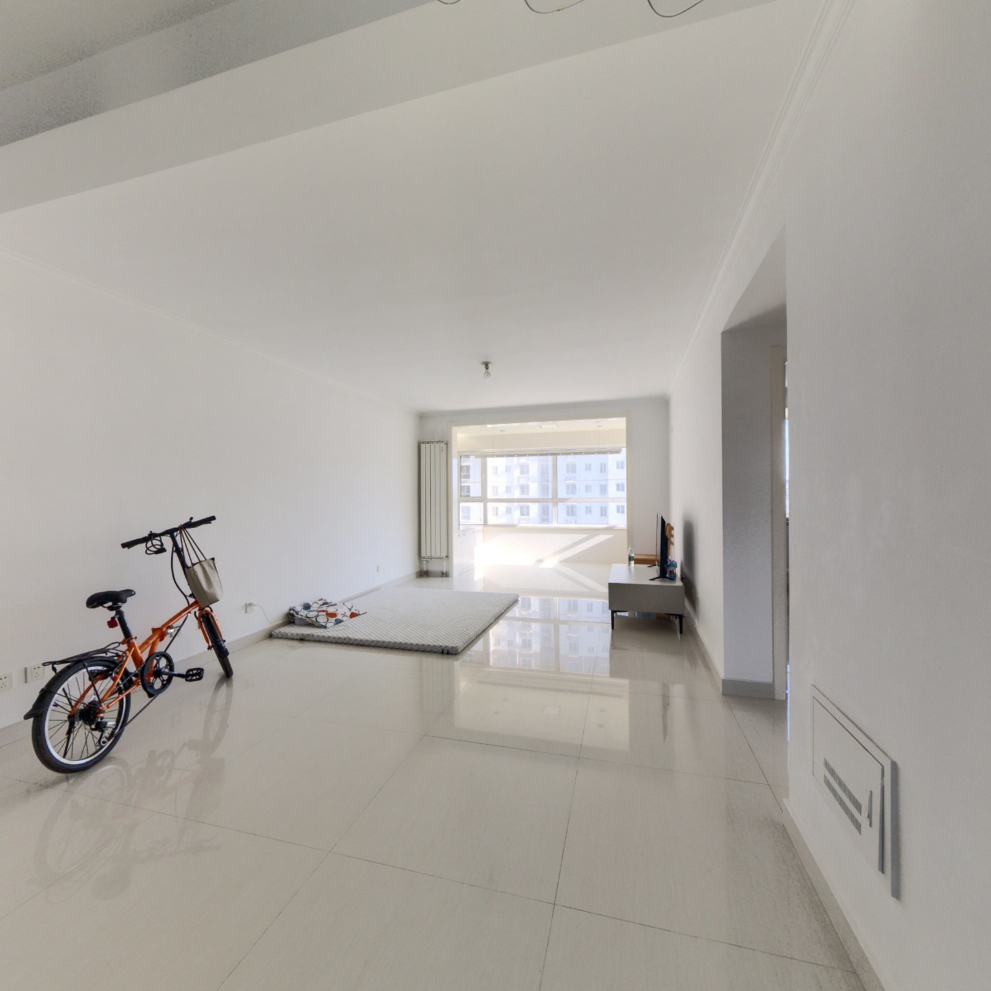 格局朝向合理拎包入住的三居室出售