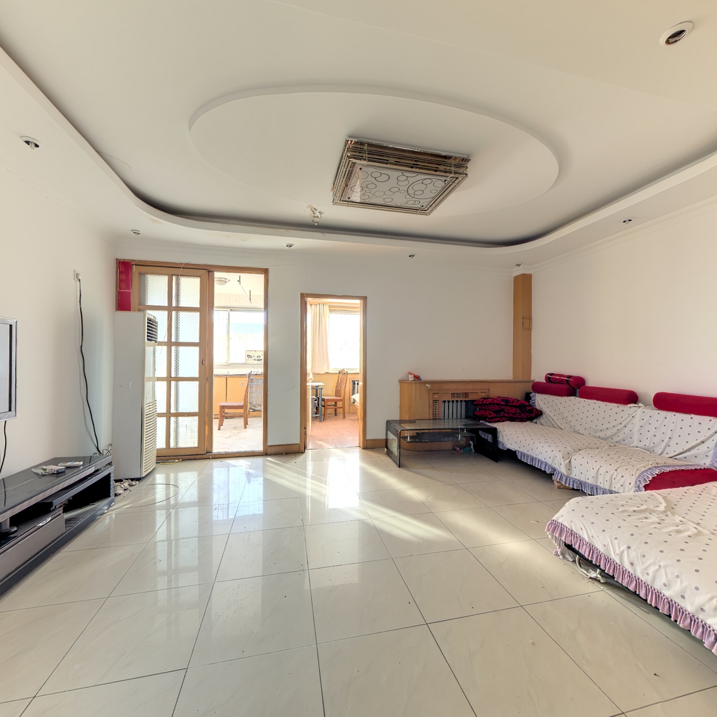 房子为70年大产权，此房满五唯一