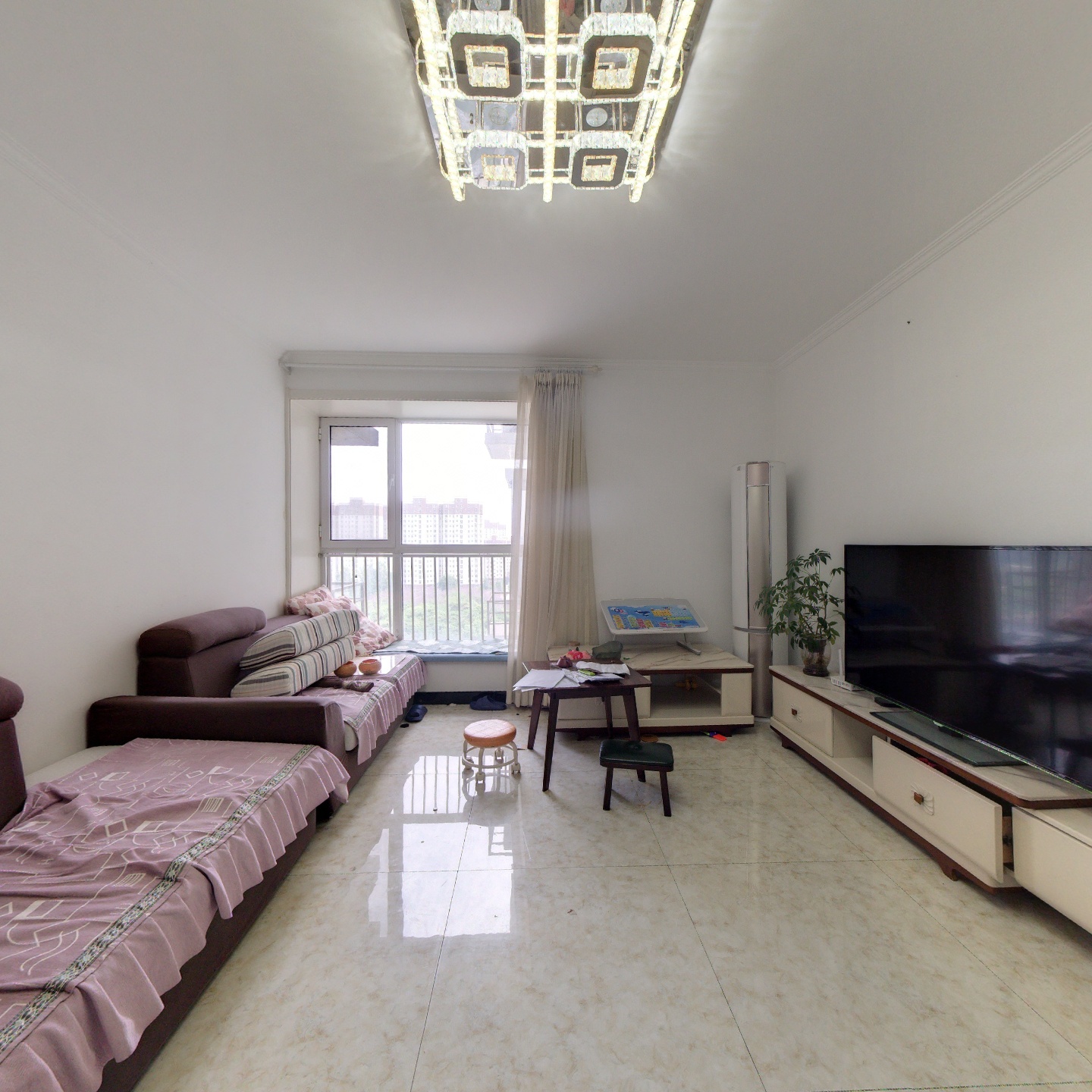 精装三居南北通透，拎包入住，诚意出售，价格可议