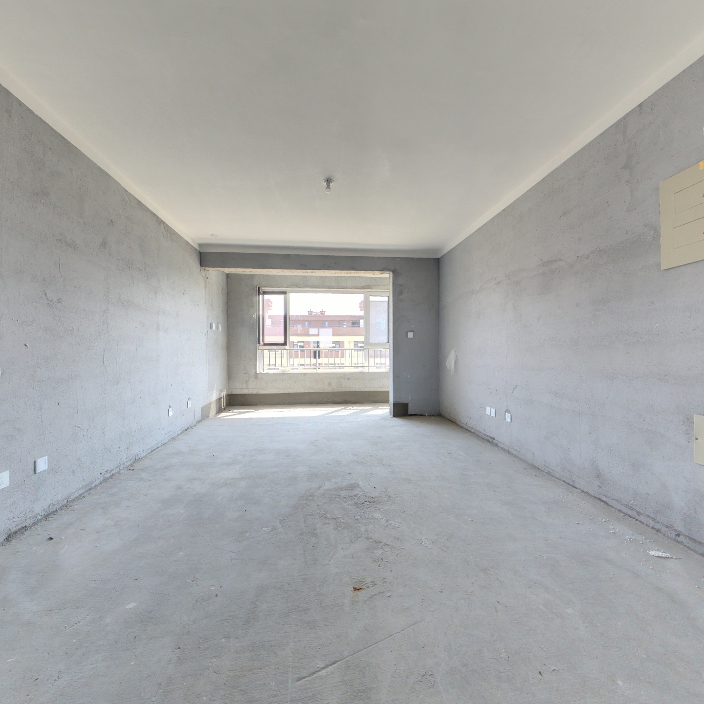 近泰华，圣水，顶复带车位储藏室出售