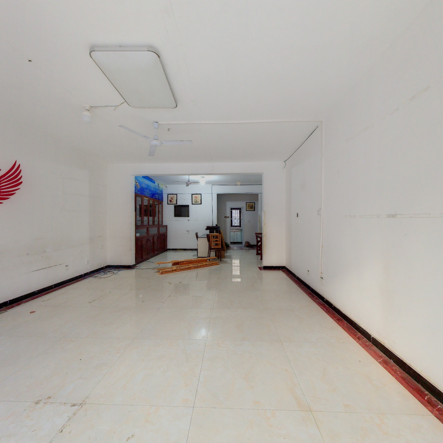 鸿坤理想湾南区别墅，带小院，负一层和地上二层。