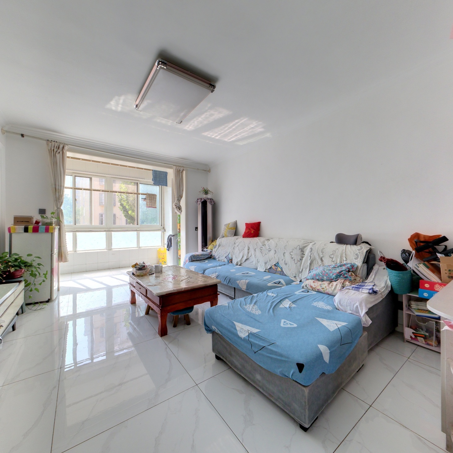 开发区，富盈嘉园一楼89平三室带车库，低税