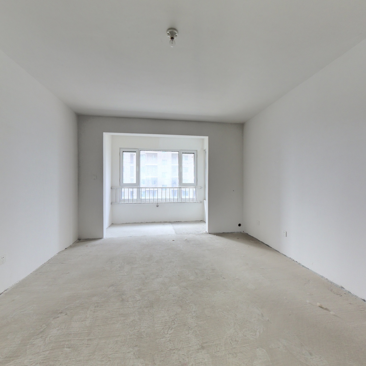 天地新城小区环境好 采光好 视野好 南北通透3居室