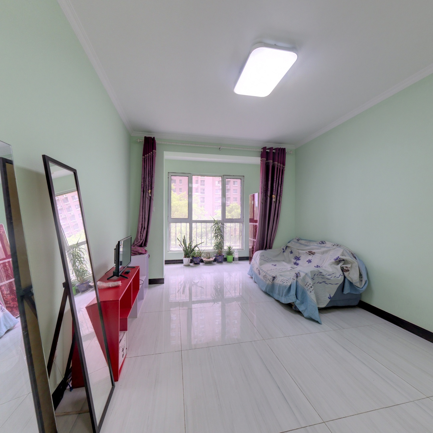 业主急售，简装两居，自住标准，拎包入住