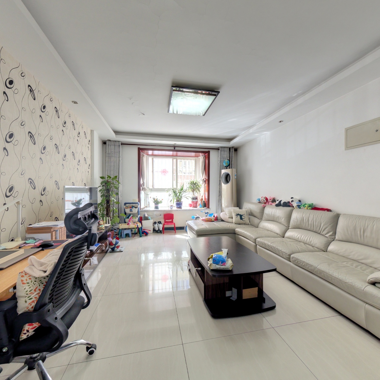 惠友康庭南北通透三居室，精装修，可贷款。。。。