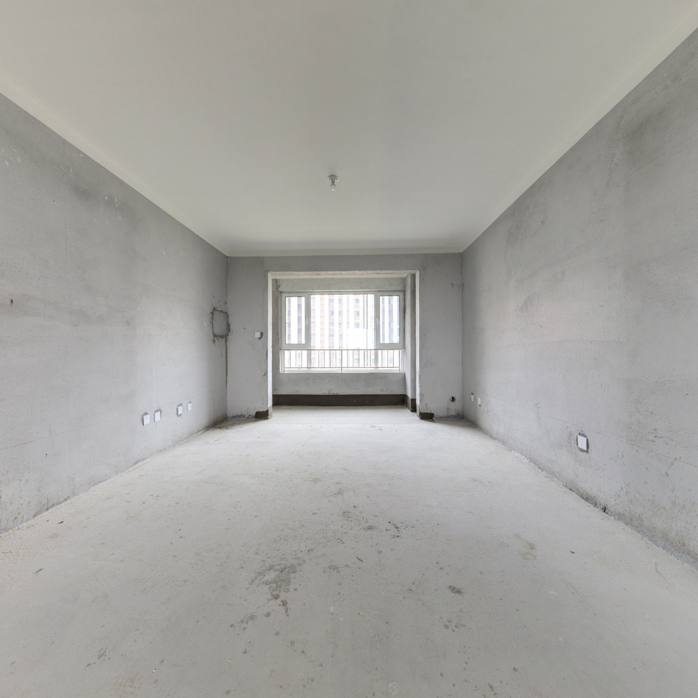 华邦颐和阳光电梯10楼，带车位储藏室