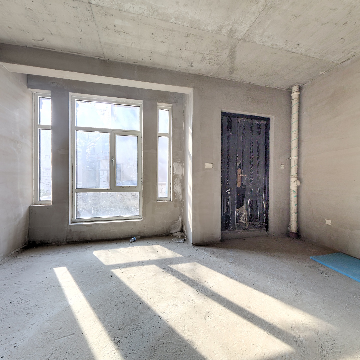 交通便利，绿化好，配套高尔夫球场