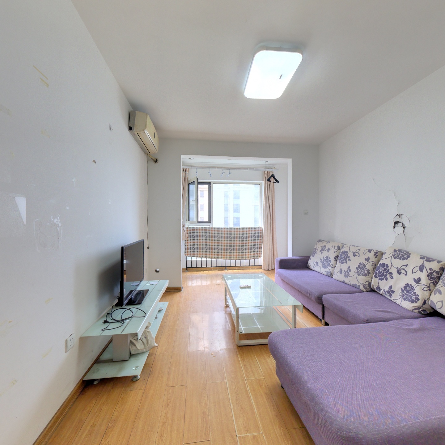 中间楼层，视野采光好，出行方便，户型格局方正